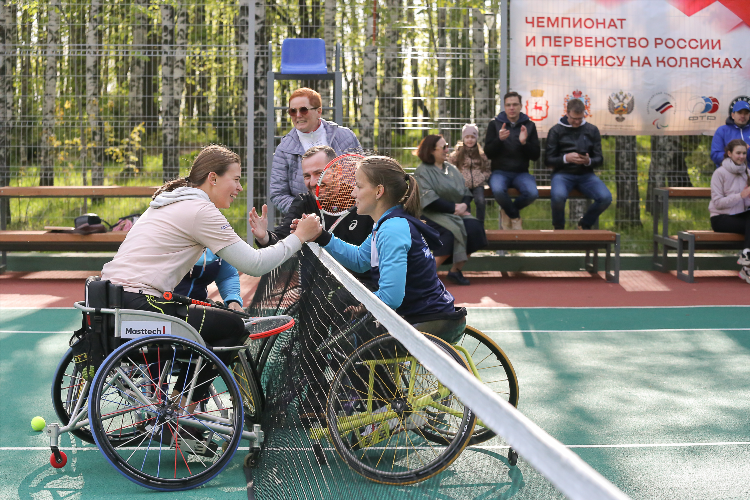 Чемпион мира по большому теннису