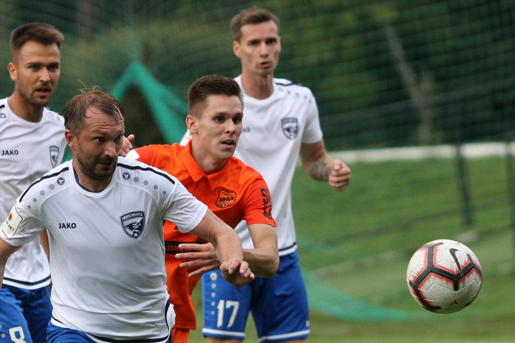 Футбол пфл группа золото